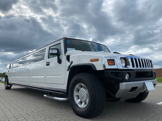 Hummer limo exterior