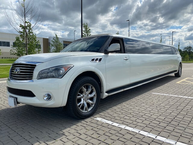 Infiniti QX56 Limo exterior